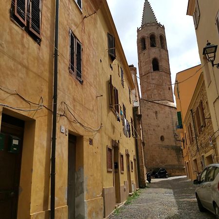 Casa Vacanza Il Campanile Alghero Bagian luar foto